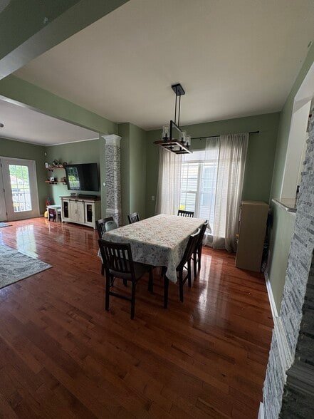 Dining - 13 Glennwood Dr