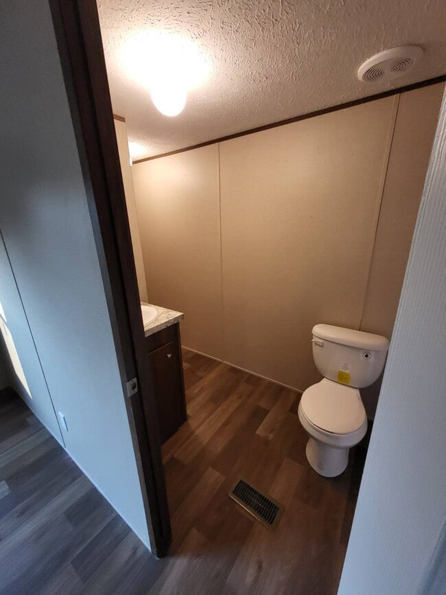 Building Photo - 1594 Dean Dr