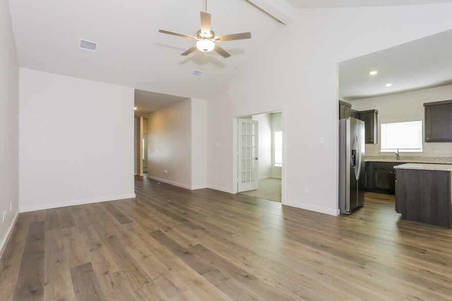 Building Photo - 1540 Woodwinds Dr