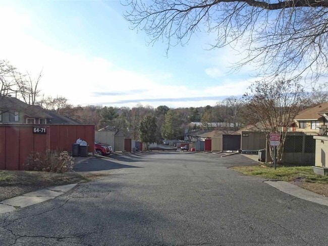 Building Photo - 67 Woodlake Dr