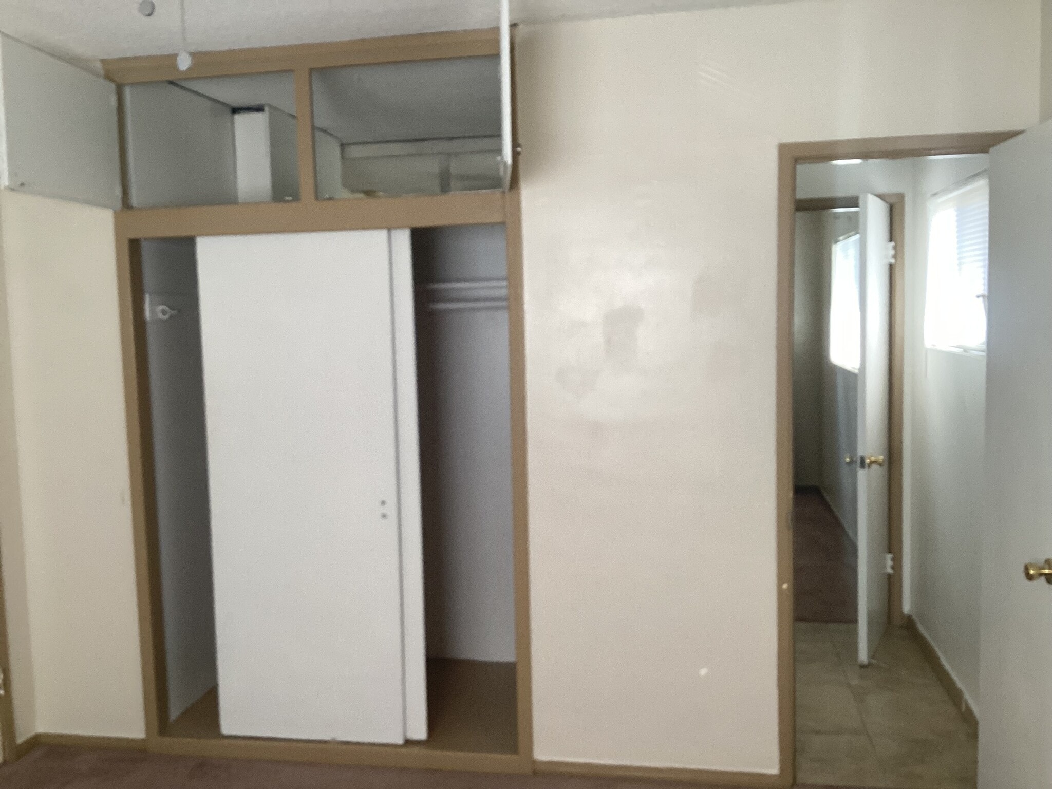 Building Photo - 138 N Vecino Dr