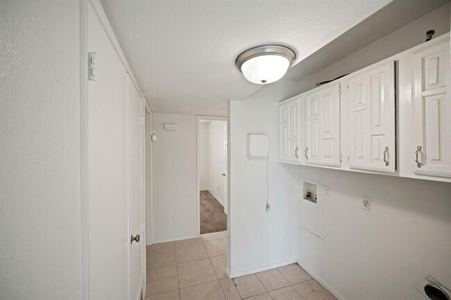 Building Photo - 15822 Danford Dr