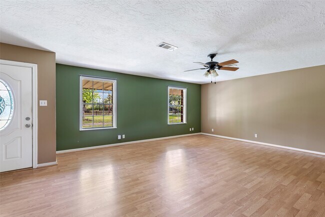 Building Photo - 27311 Kingport Dr
