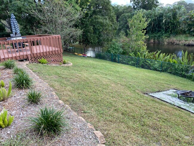 Building Photo - 2732 Valencia Dr