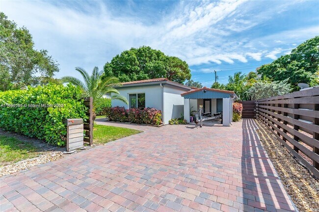 Primary Photo - 510 SW 16th Ct