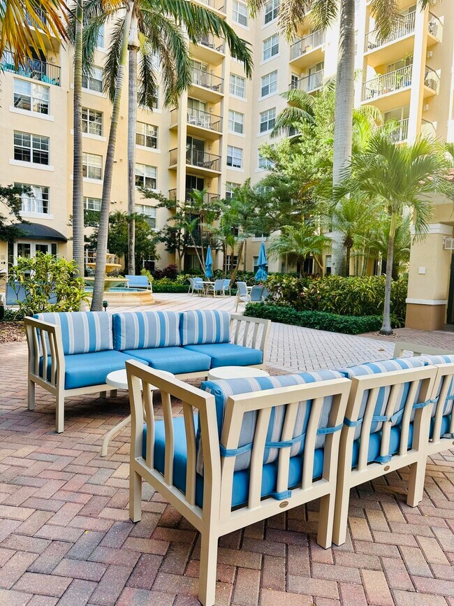Building Photo - 1801 N Flagler Dr