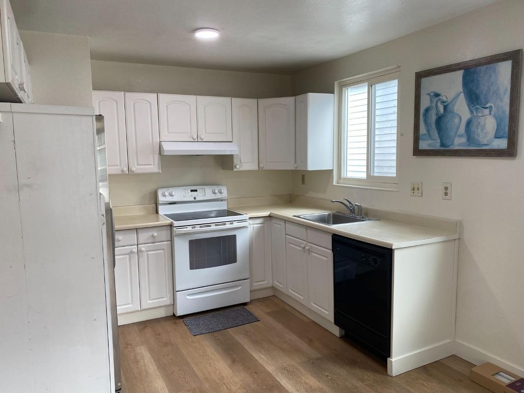 Building Photo - 81 Camelot Ct