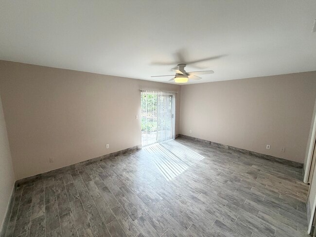 Building Photo - 64 Welling Ln