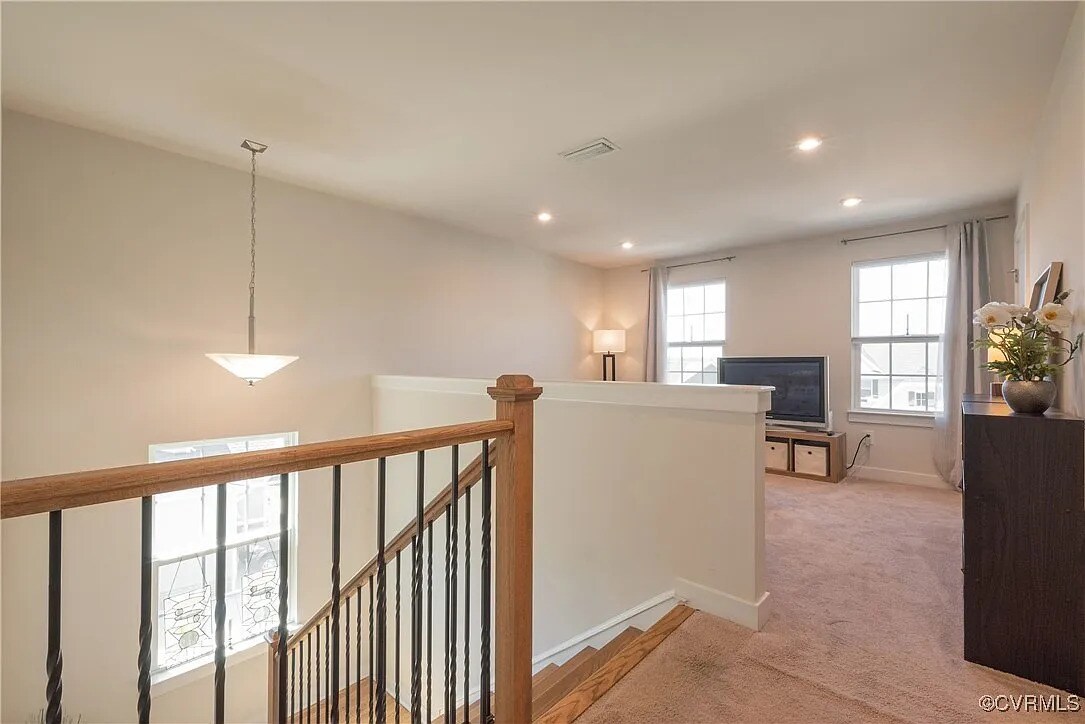 Building Photo - 9332 Janeway Dr