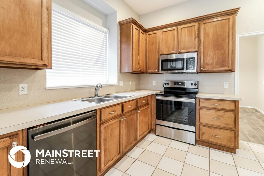 Building Photo - 1125 Oak Creek Dr