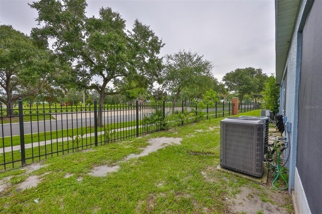 Building Photo - 13127 Kings Crossing Dr