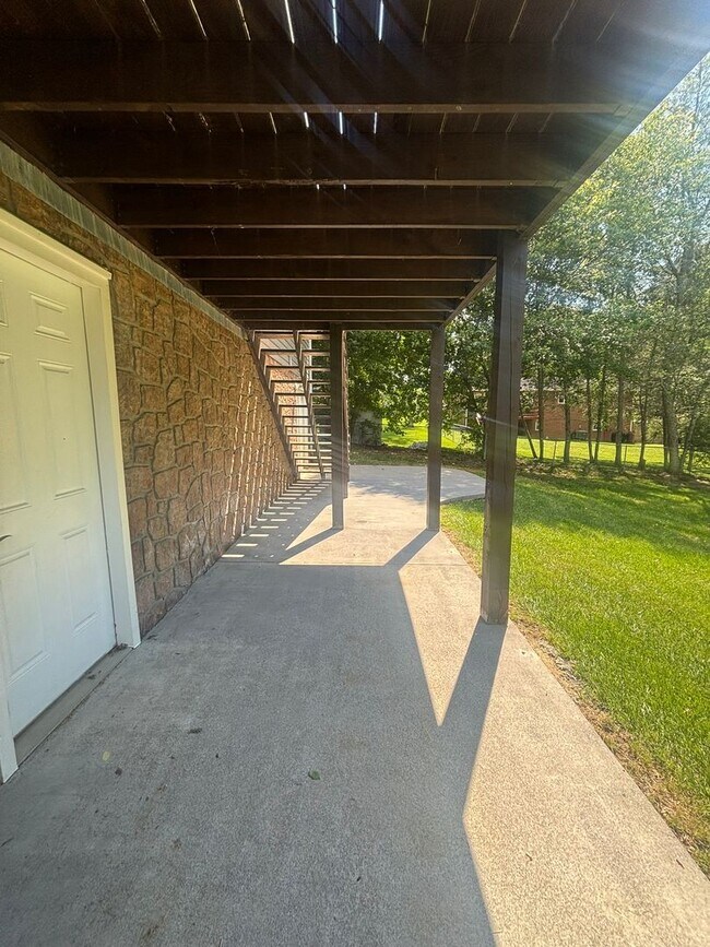 Building Photo - Fully Updated 2BR with Garage, Fenced Yard & Prime Johnson City Location