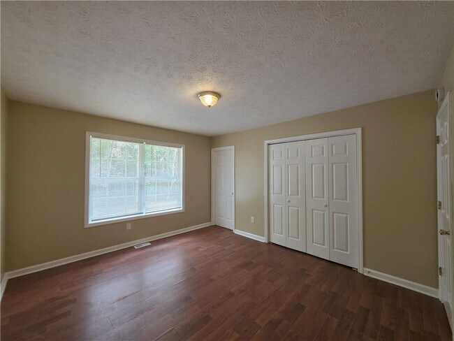 Building Photo - 186 S Red Oak Way