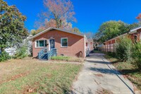 Building Photo - Brick Ranch Available in Hampton!