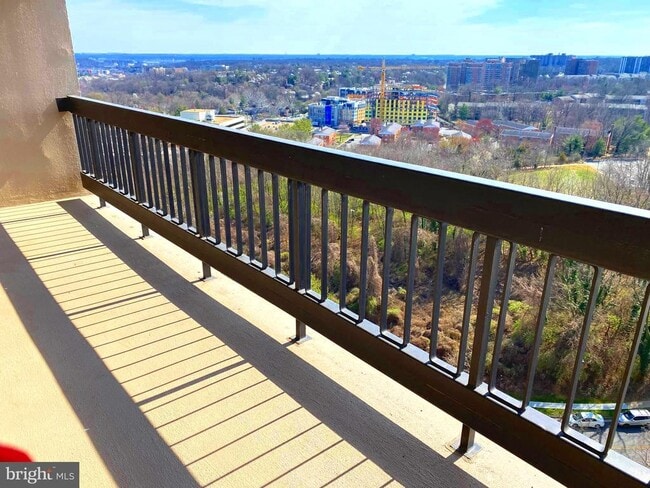 Building Photo - 3705 S George Mason Dr