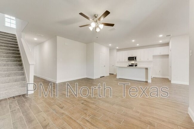 Building Photo - 737 Portina Dr