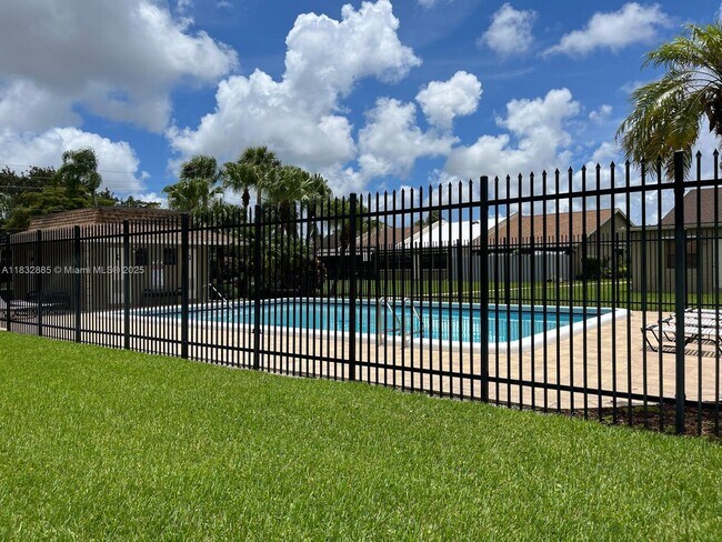 Building Photo - 10295 Boca Bend W