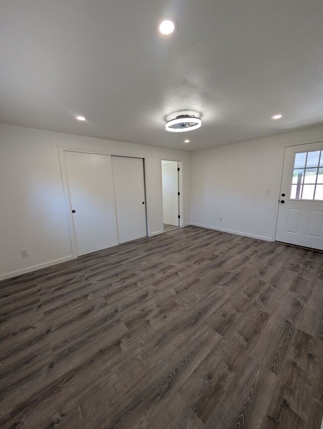 Building Photo - New 4 Bedroom 2.5 Bathroom House