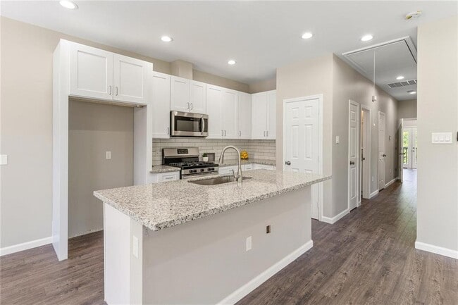 Building Photo - 10309 Teneha Dr