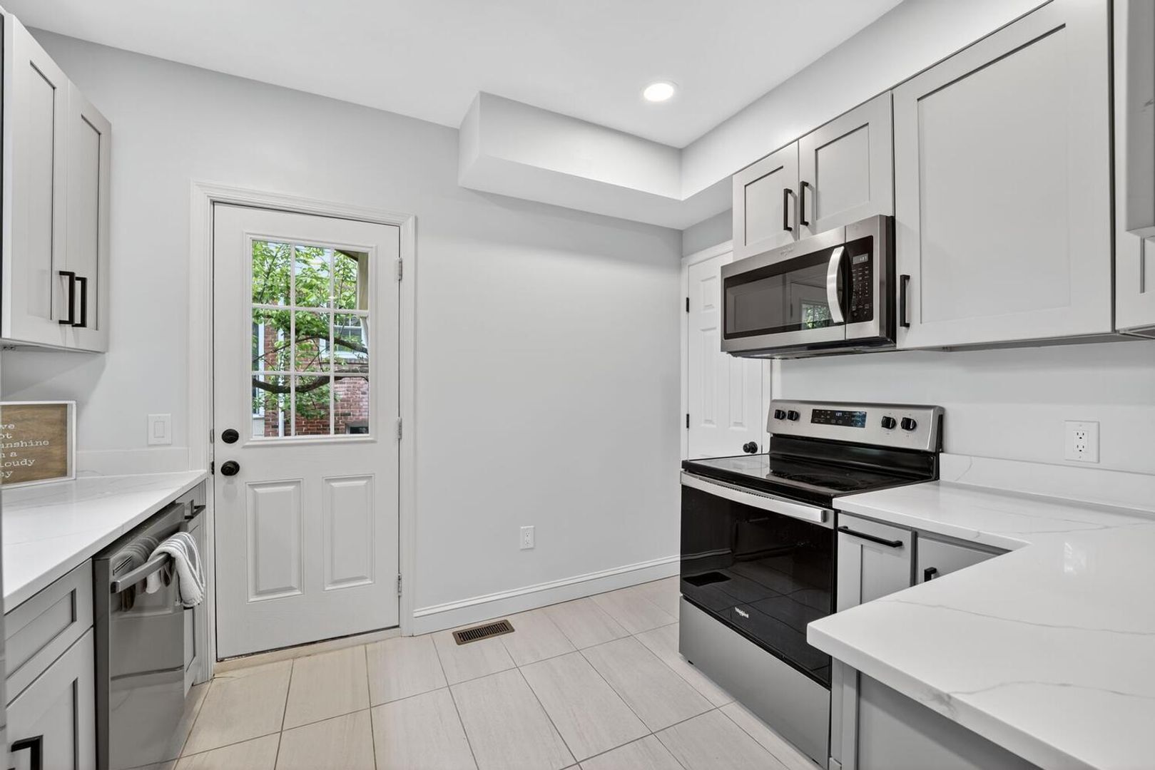 Building Photo - 6017 Inwood St