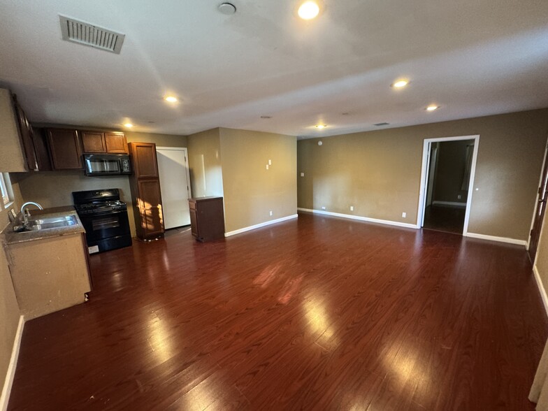 Building Photo - 18401 Arminta St