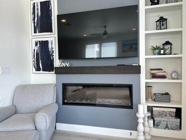 Building Photo - 4672 W Vermillion Dr