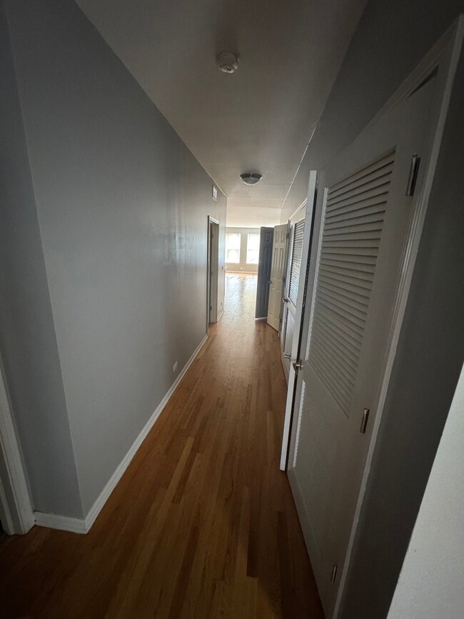 Building Photo - 1900 N Laramie Ave