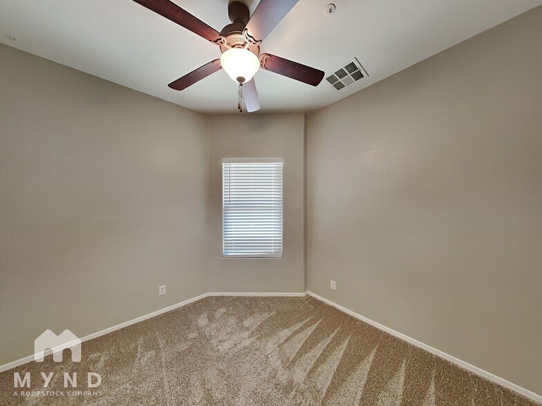 Building Photo - 12853 N 87th Dr