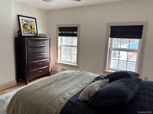 Building Photo - 11 W Bridge St