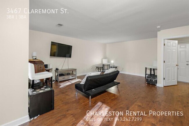 Building Photo - 3467 Claremont St