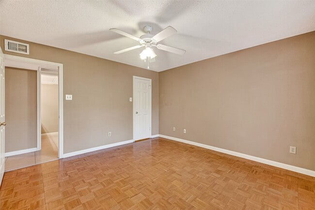 Building Photo - 1311 Antoine Dr