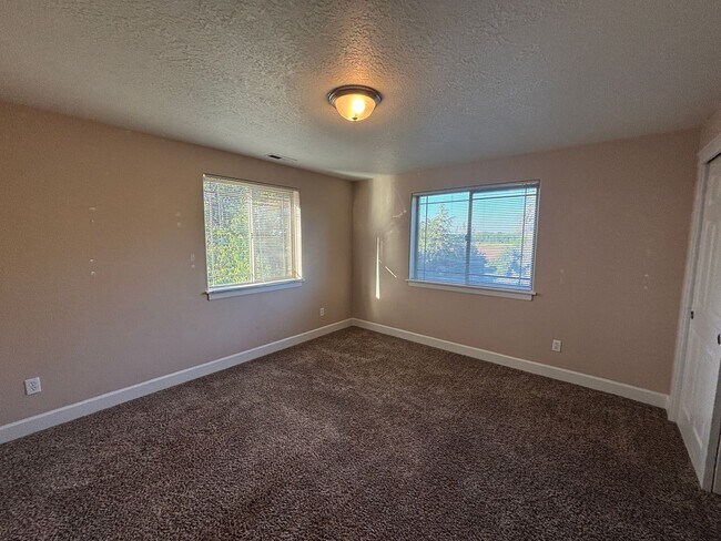 Building Photo - 234