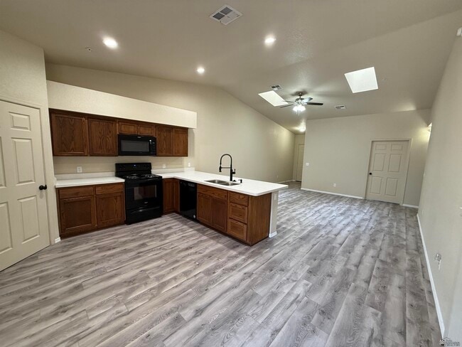 Building Photo - 7375 E 39th St