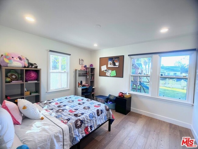 Building Photo - 5664 Donna Ave