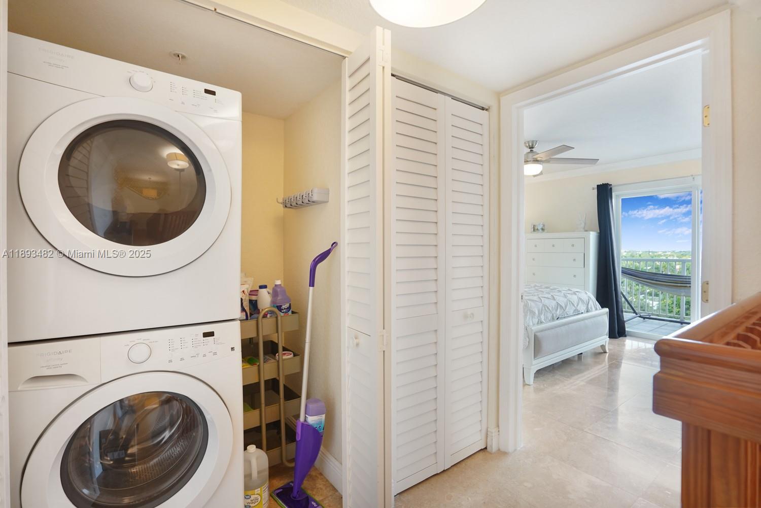 Building Photo - 280 SW 20th Rd