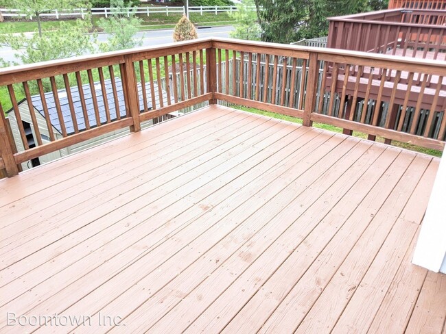 Building Photo - 4 br, 3.5 bath House - 104 Rock Creek Court
