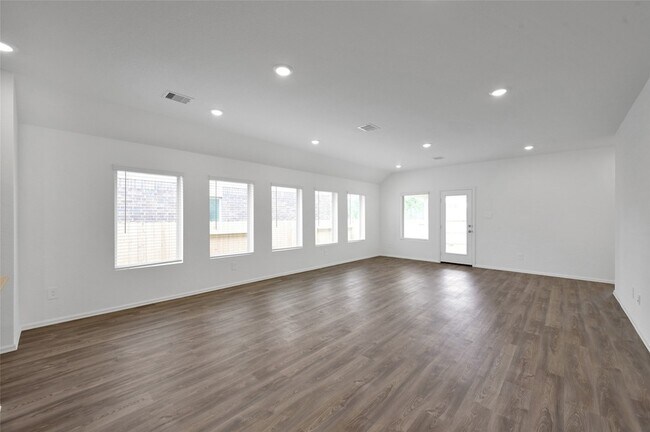 Building Photo - 3609 Oakvale Dr