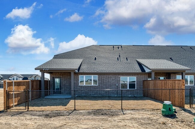 Building Photo - AVAILABLE NOW! CUL-DE-SAC TRIPLEX LOT LOCATED ON 1-ACRE IN MIDLOTHIAN, TX!