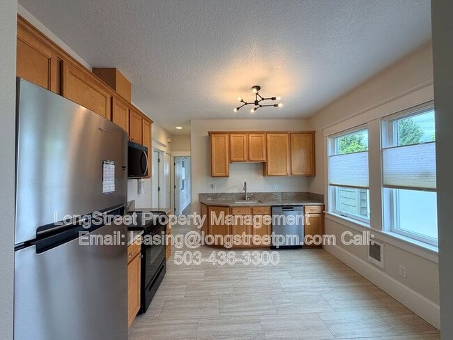 Building Photo - 1749 SE 46th Ave