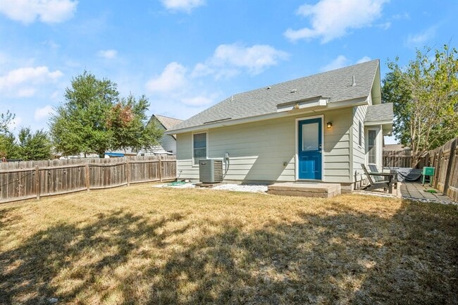 Building Photo - 7000 Villita Avenida