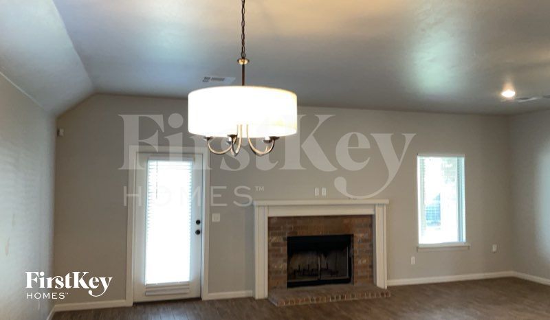 Building Photo - 16716 Doyle Dr