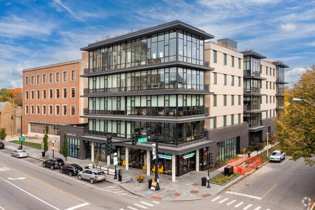 Primary Photo - District House