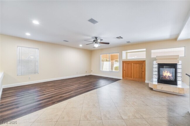 Building Photo - 9796 Raven Wing Canyon Ct