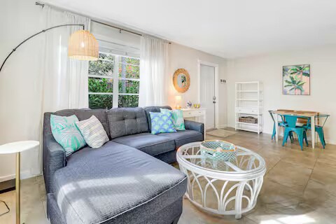 Building Photo - 713 Penn St