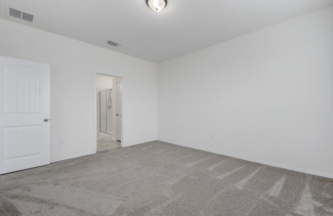 Building Photo - 8200 Knoxville Trl