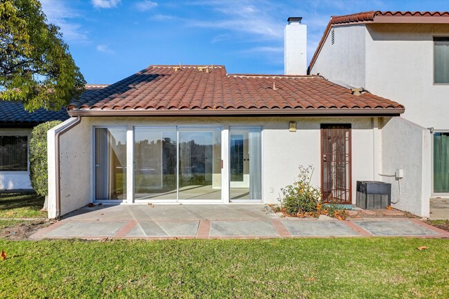 Building Photo - LOVELY ONE STORY CONDO WITH ONE CAR GARAGE