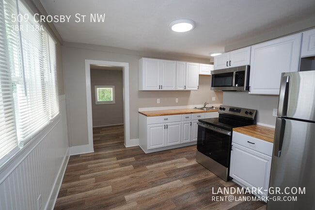 Building Photo - 509 Crosby St NW