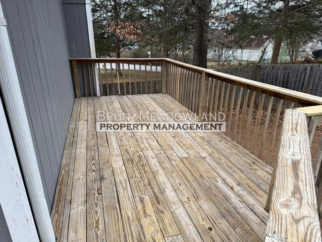 Building Photo - 11105 Lake Hills Dr