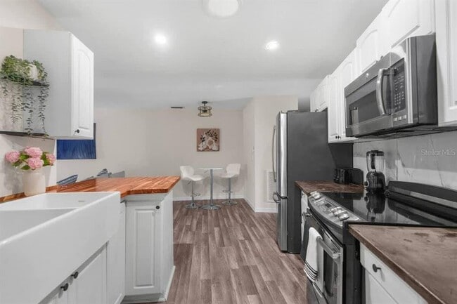 Building Photo - 13501 Whitby Rd