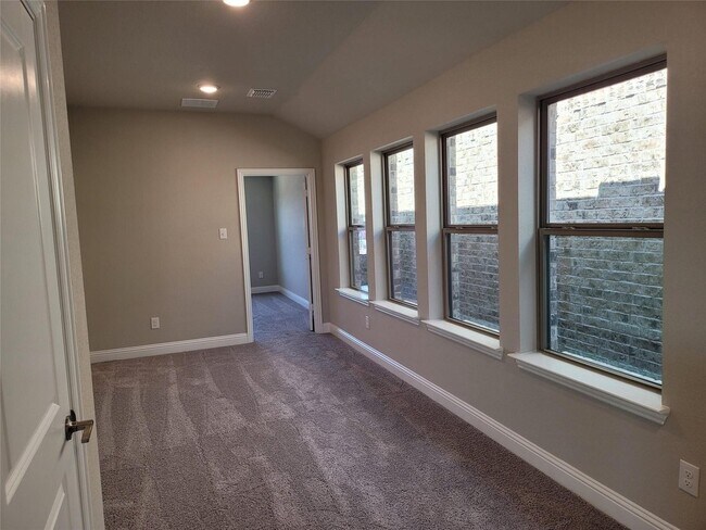 Building Photo - 124 Settlers Wy